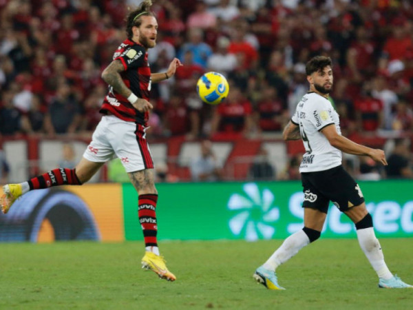 Mirando a liderança do Brasileiro, Flamengo enfrenta Corinthians