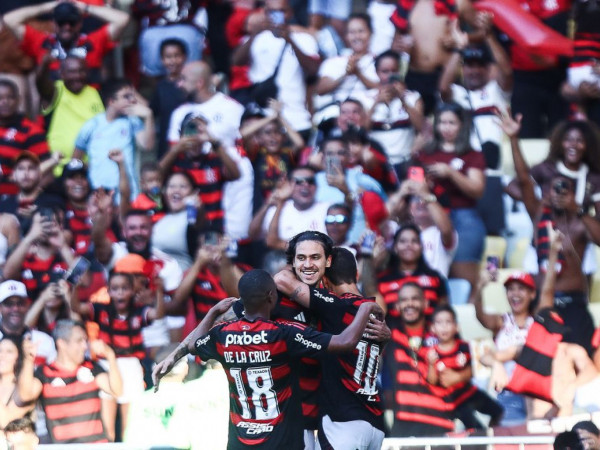 Flamengo sobra e goleia o Corinthians no estádio do Maracanã