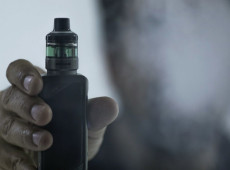 Plataformas devem remover propagandas de cigarros eletrônicos