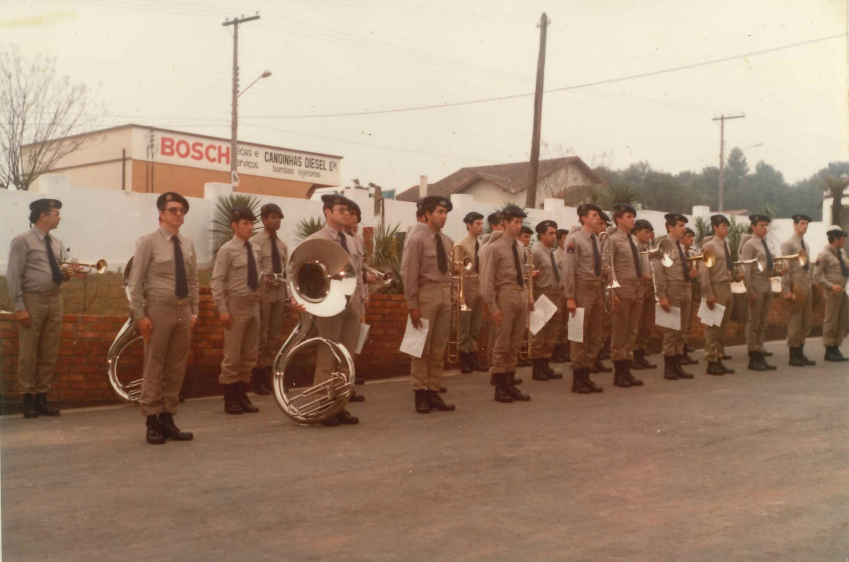 Banda em frente ao 3ºBPM. Por volta de 1983