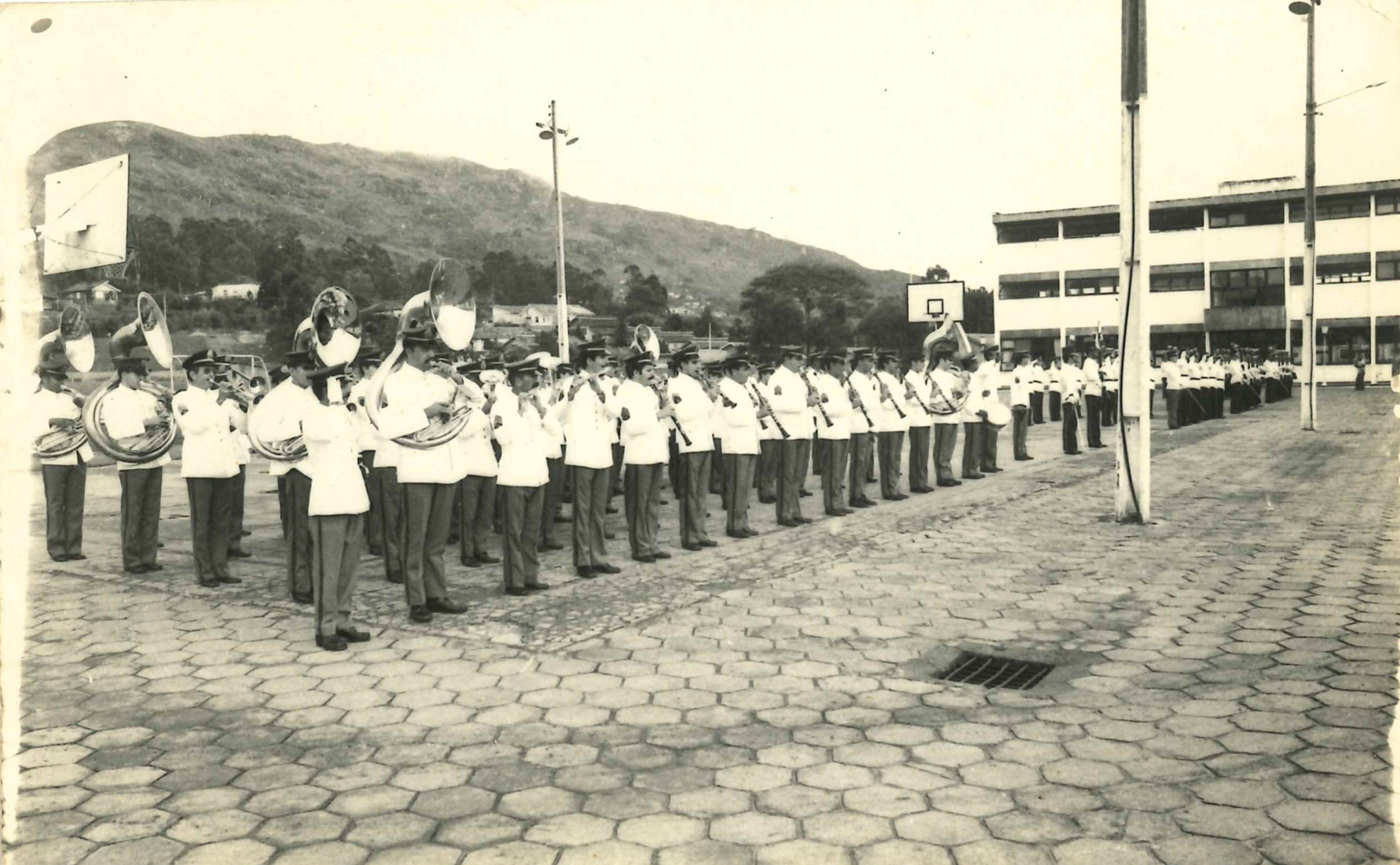 Formatura no Centro de Ensino da PMSC por volta de 1975