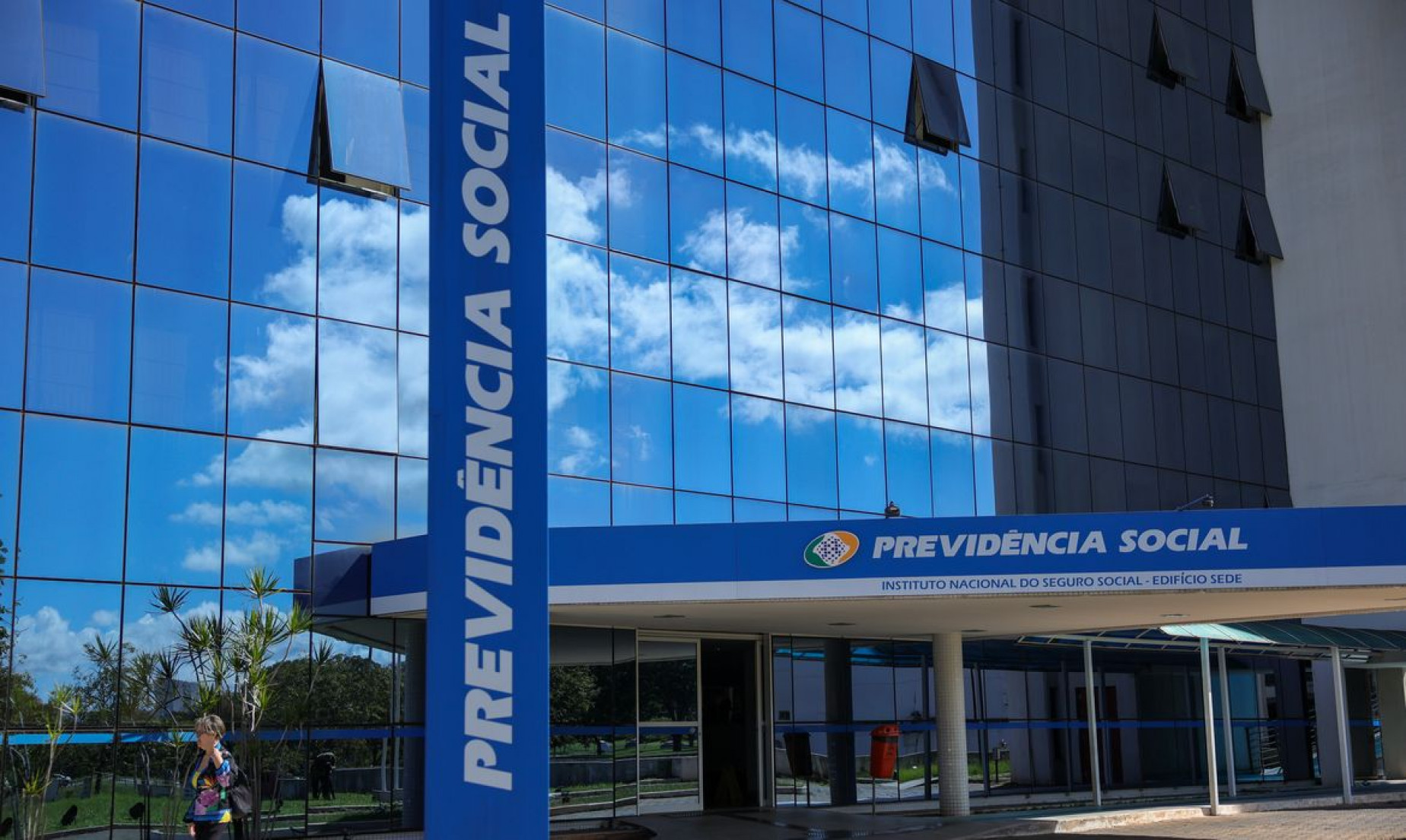 PF cumpre em Sergipe mandados contra suspeitos de fraude no INSS