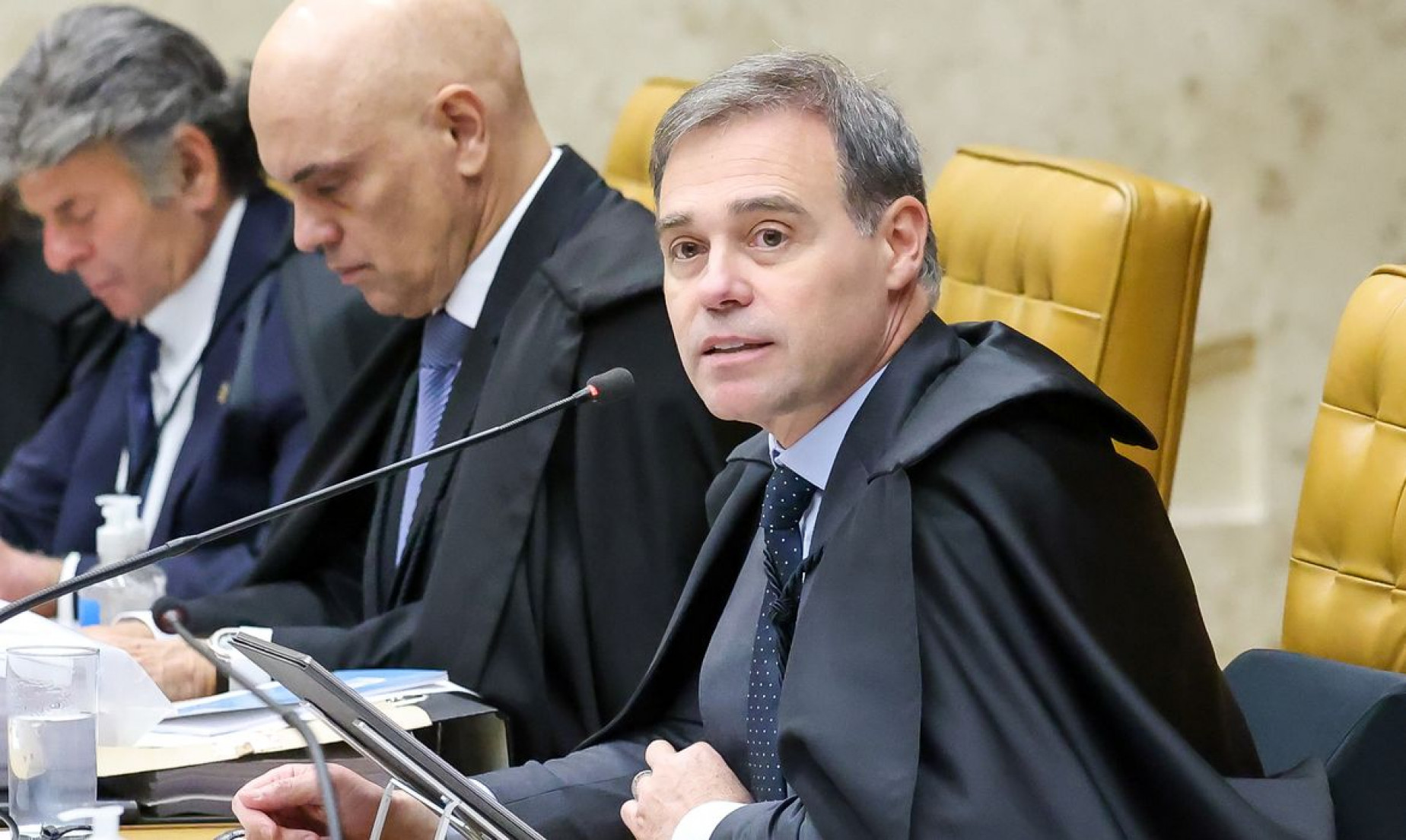Mendonça: redes não podem ser responsabilizadas por postagens ilegais
