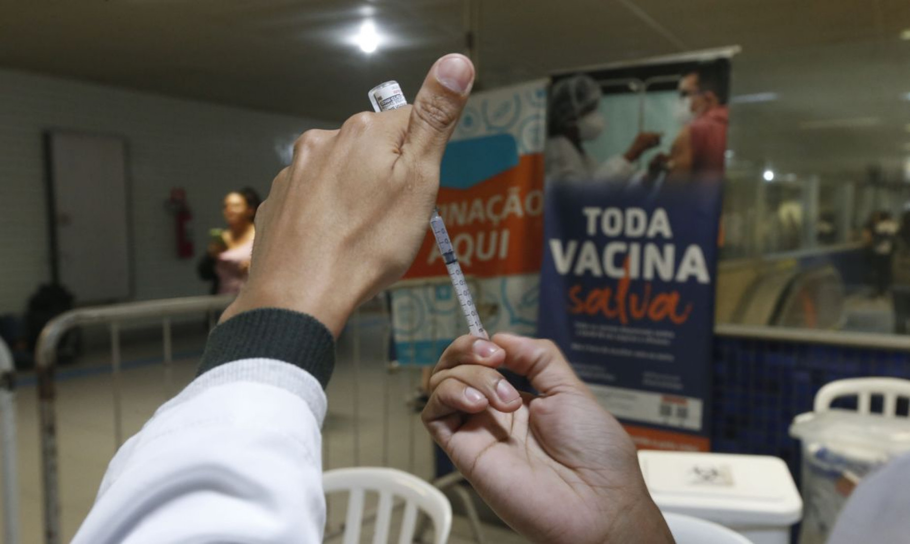 Gripe: SP inicia vacinação em estações e terminais nesta segunda