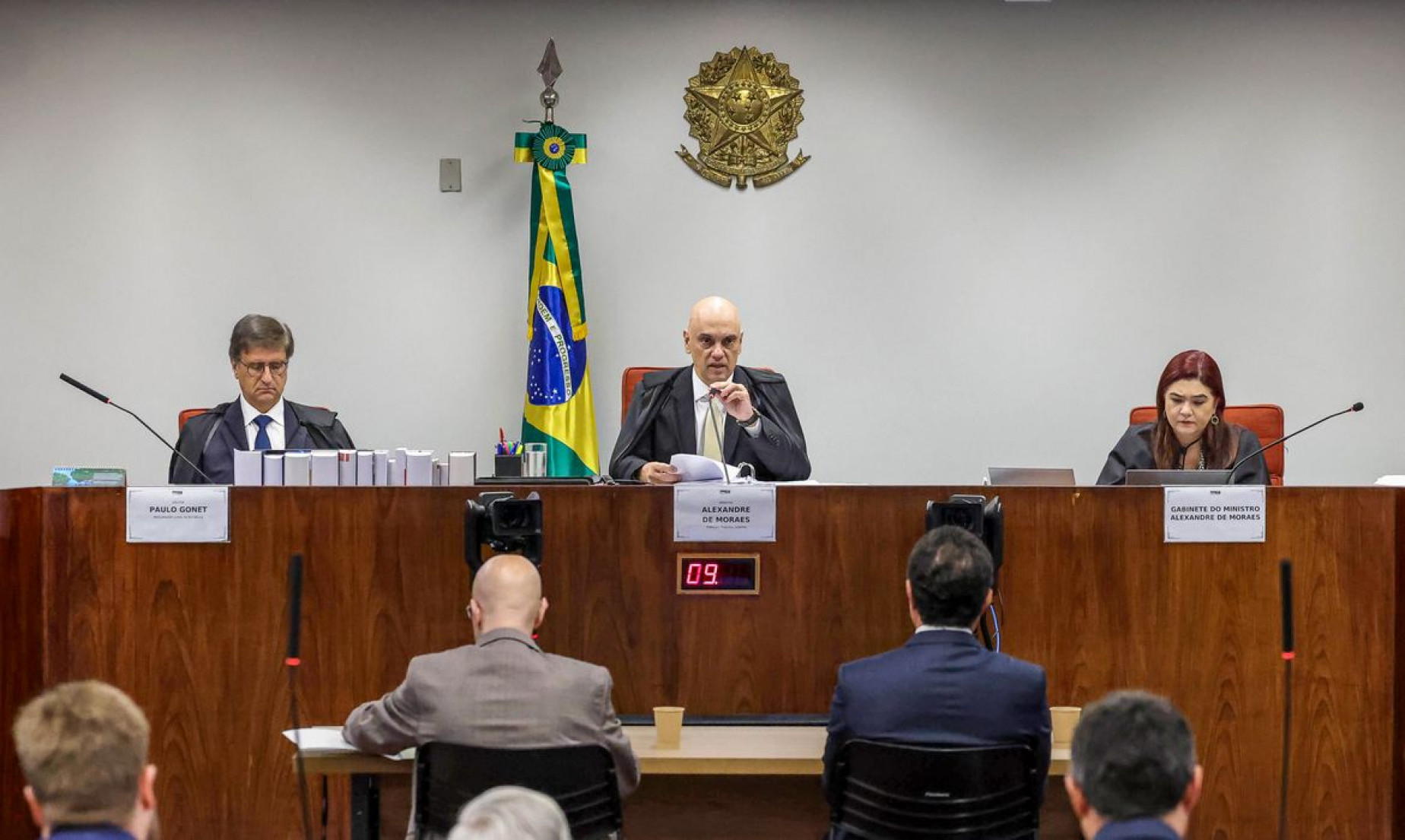 Moraes inicia interrogatório de Bolsonaro na ação da trama golpista