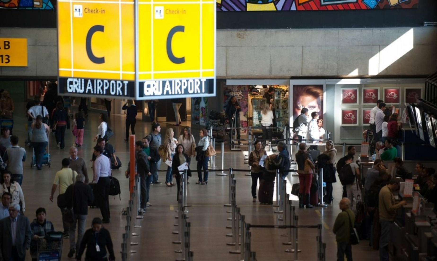 Drones do tráfico de drogas afetam 21 voos no aeroporto de Guarulhos