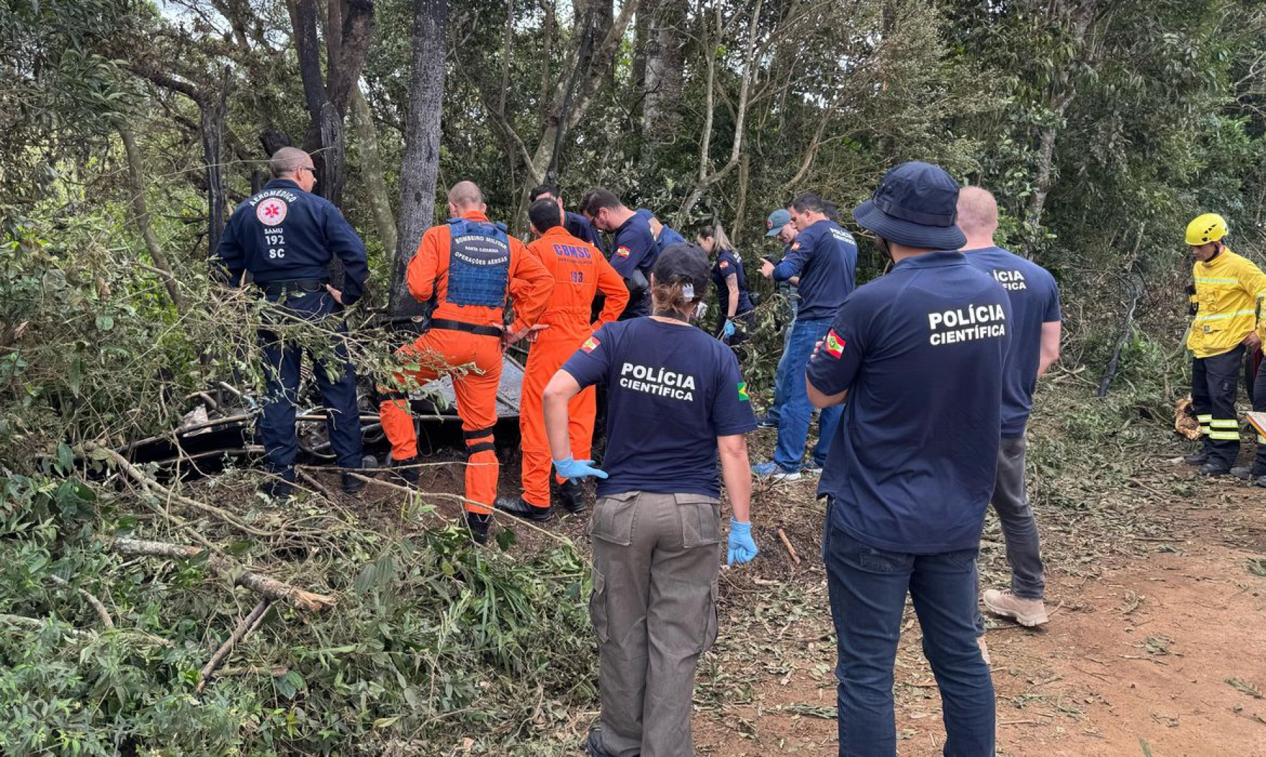 Três pessoas que ficaram em balão morreram abraçadas, diz delegado