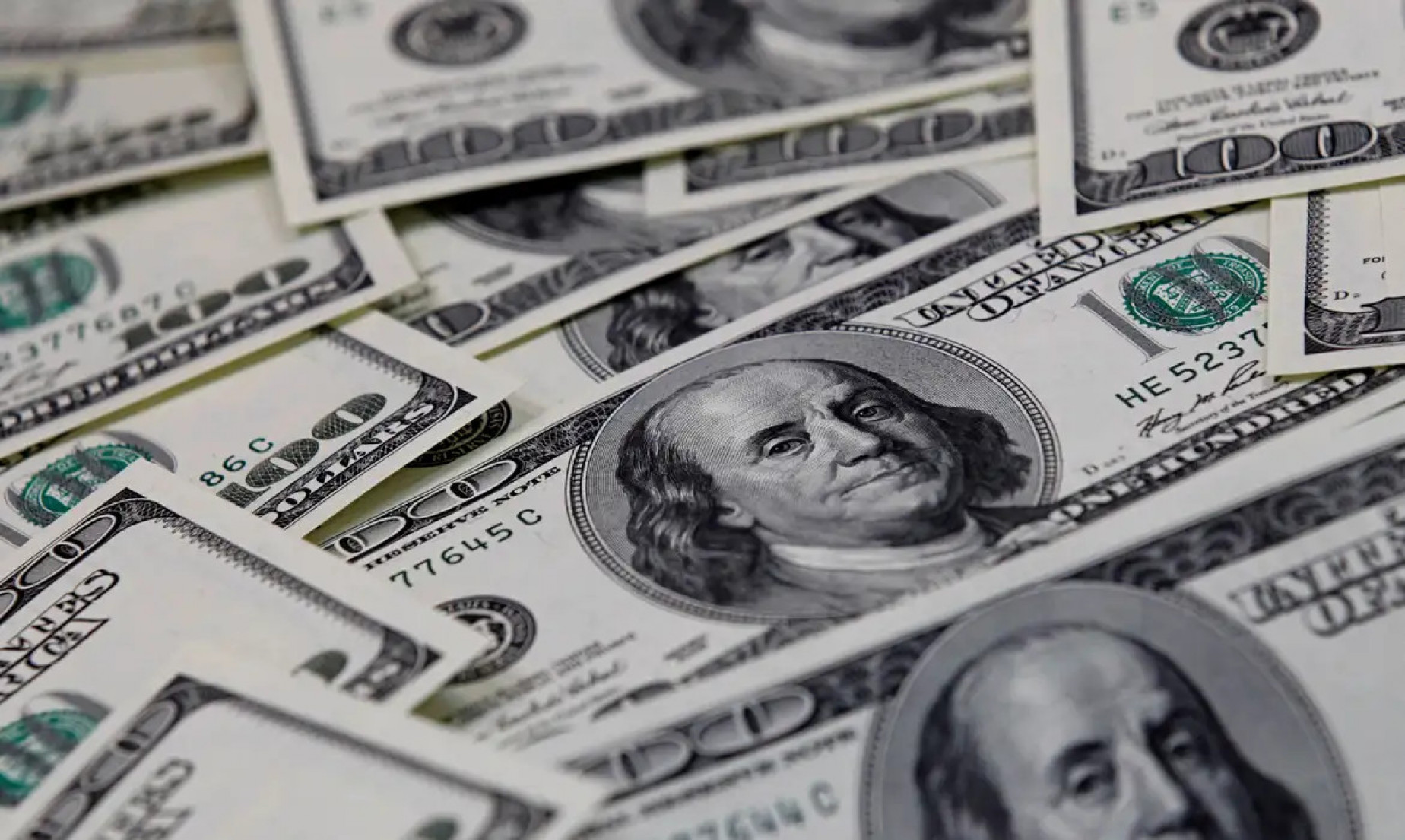 Dólar cai para R$ 5,50 após retaliação do Irã a bases americanas