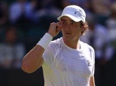 Bia Haddad e João Fonseca estreiam bem e vão a 2ª rodada de Wimbledon