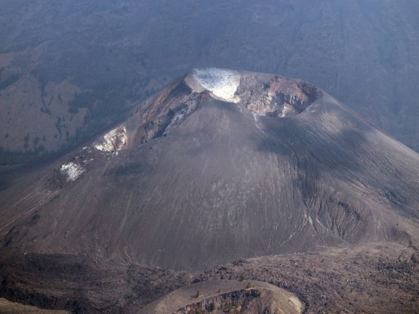 Governador admite que infraestrutura no Monte Rinjani é insuficiente