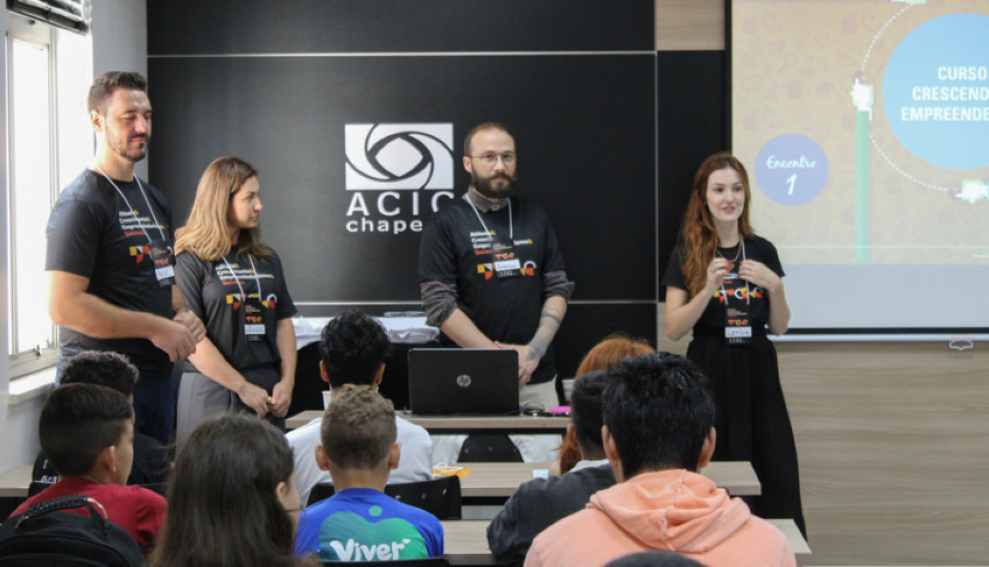 Iniciativa incentiva mentalidade empreendedora em adolescentes