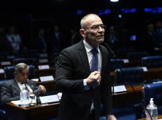 Autor do projeto, Fabiano Contarato celebrou a aprovação com relato pessoal de caso em sua família.

