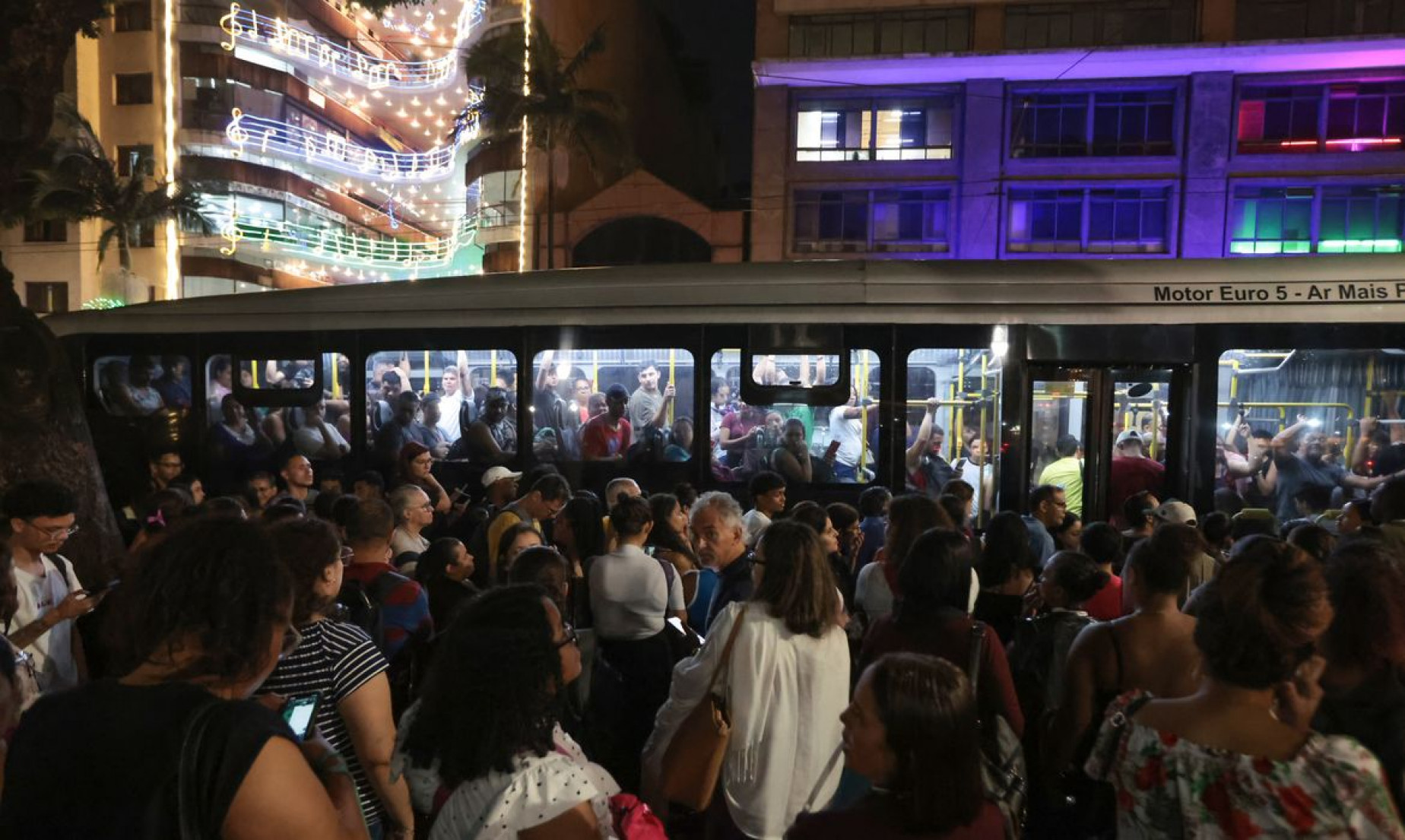 São Paulo e Baixada Santista registram 600 ataques a ônibus