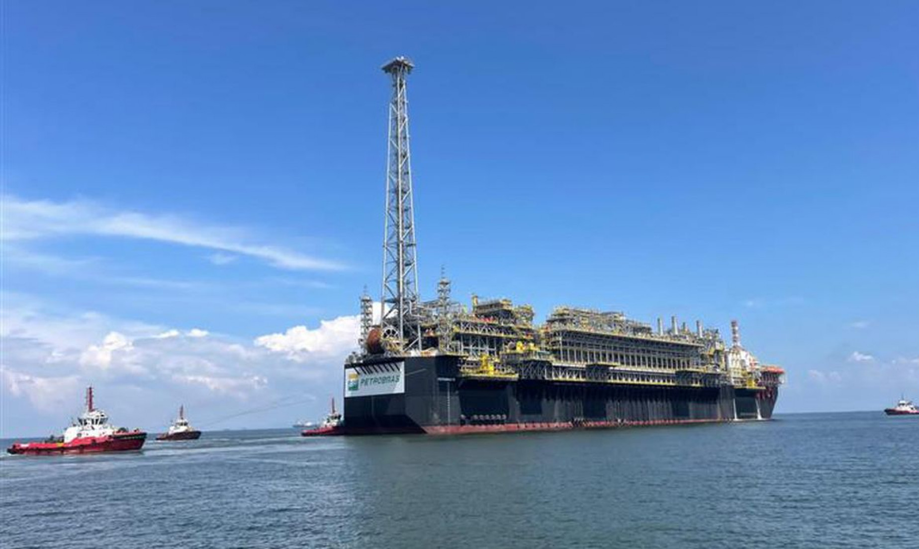 Plataforma da Petrobras que reforçará o pré-sal deixa Singapura