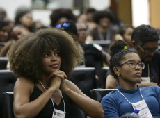 Pós-graduação ainda é concentrada na população branca, aponta estudo