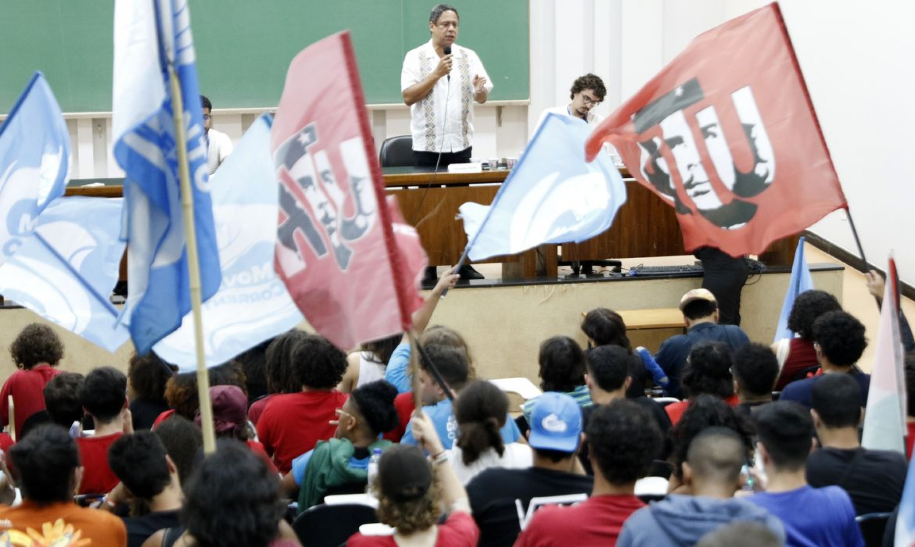 Soberania digital do Brasil requer autonomia tecnológica, diz deputado