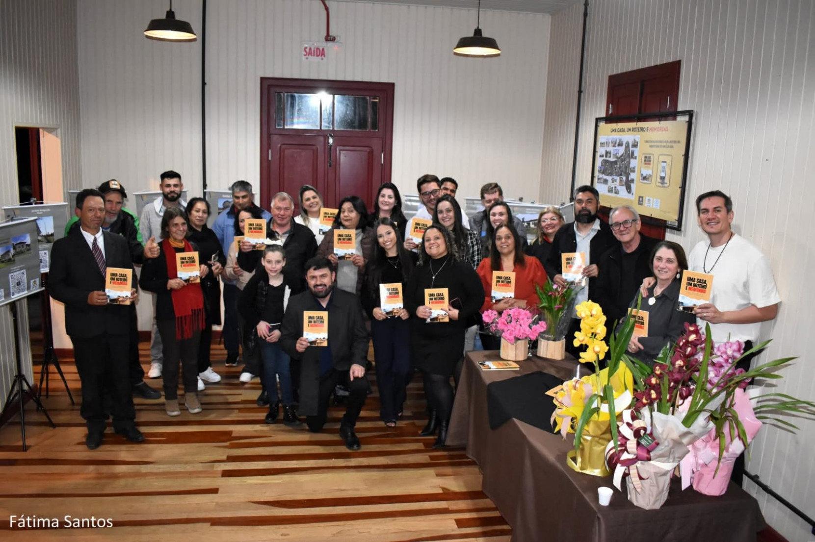Lançamento e entrega do livro