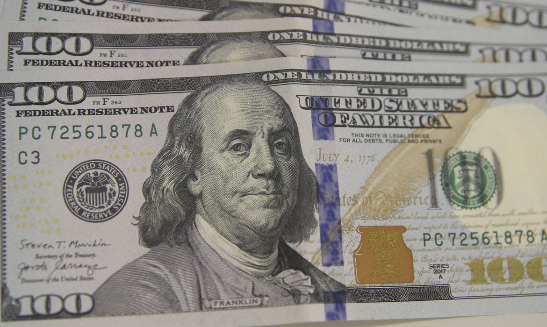 Dólar sobe para R$ 5,56 puxado pelo mercado externo