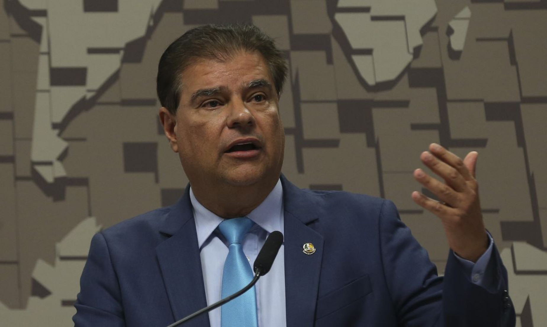 Senadores brasileiros buscam diálogo sobre tarifas impostas por Trump