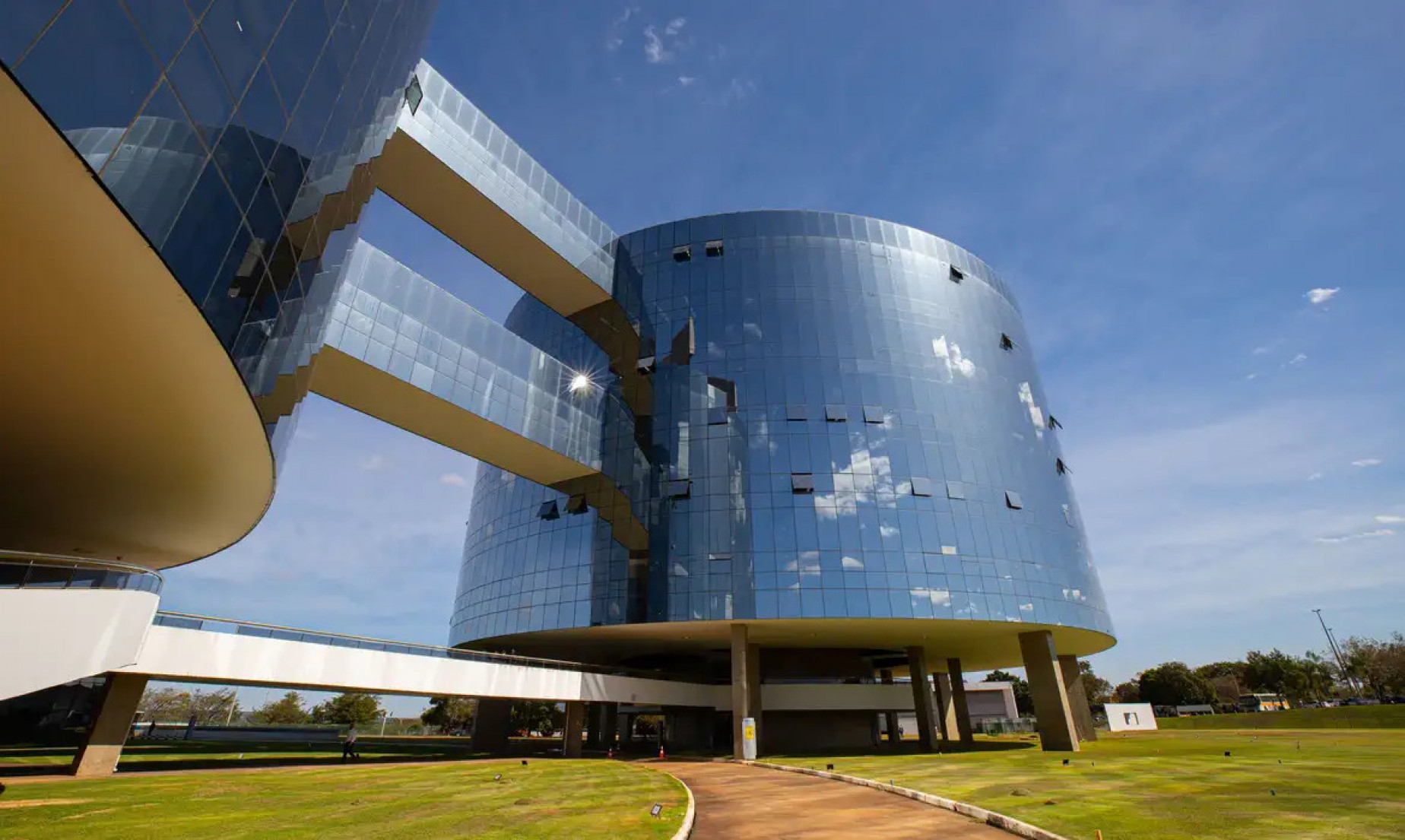 PGR diz que recebeu com assombro sanções contra Alexandre de Moraes