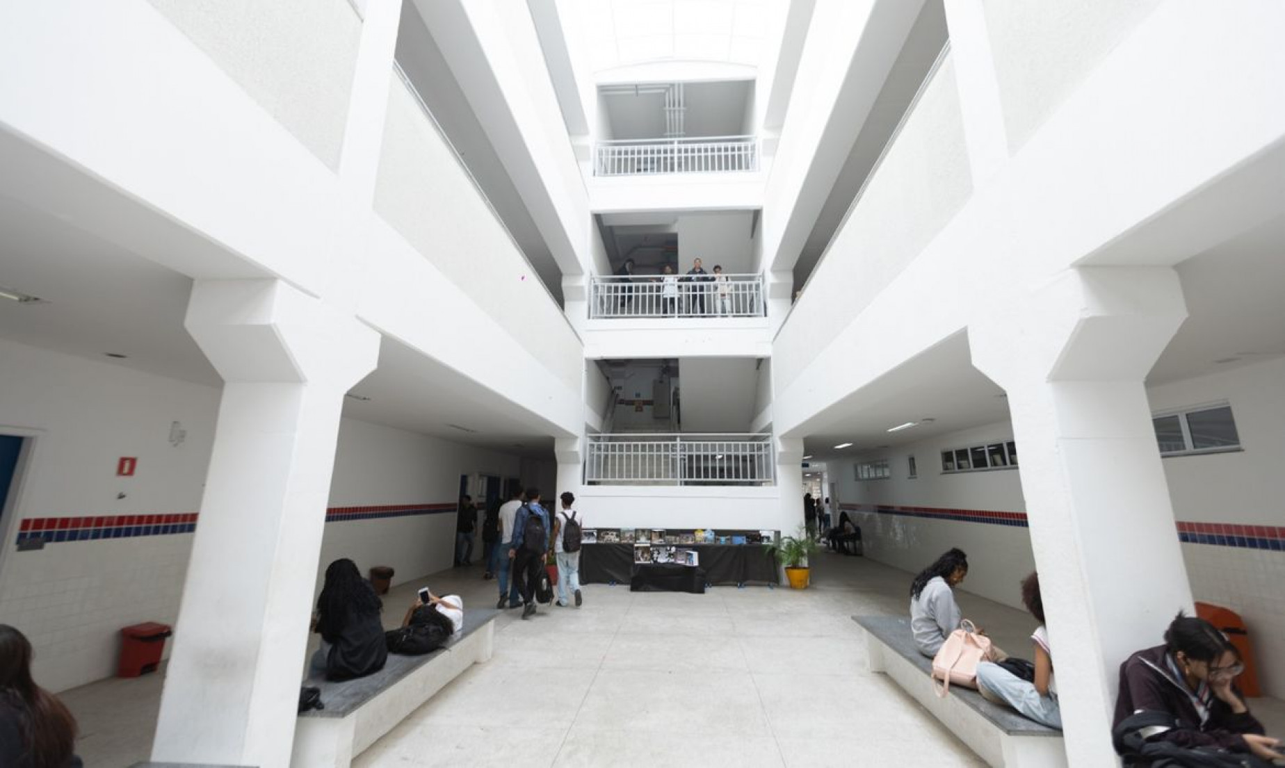 Escola em tempo integral deve ter jornada mínima de 35 horas semanais