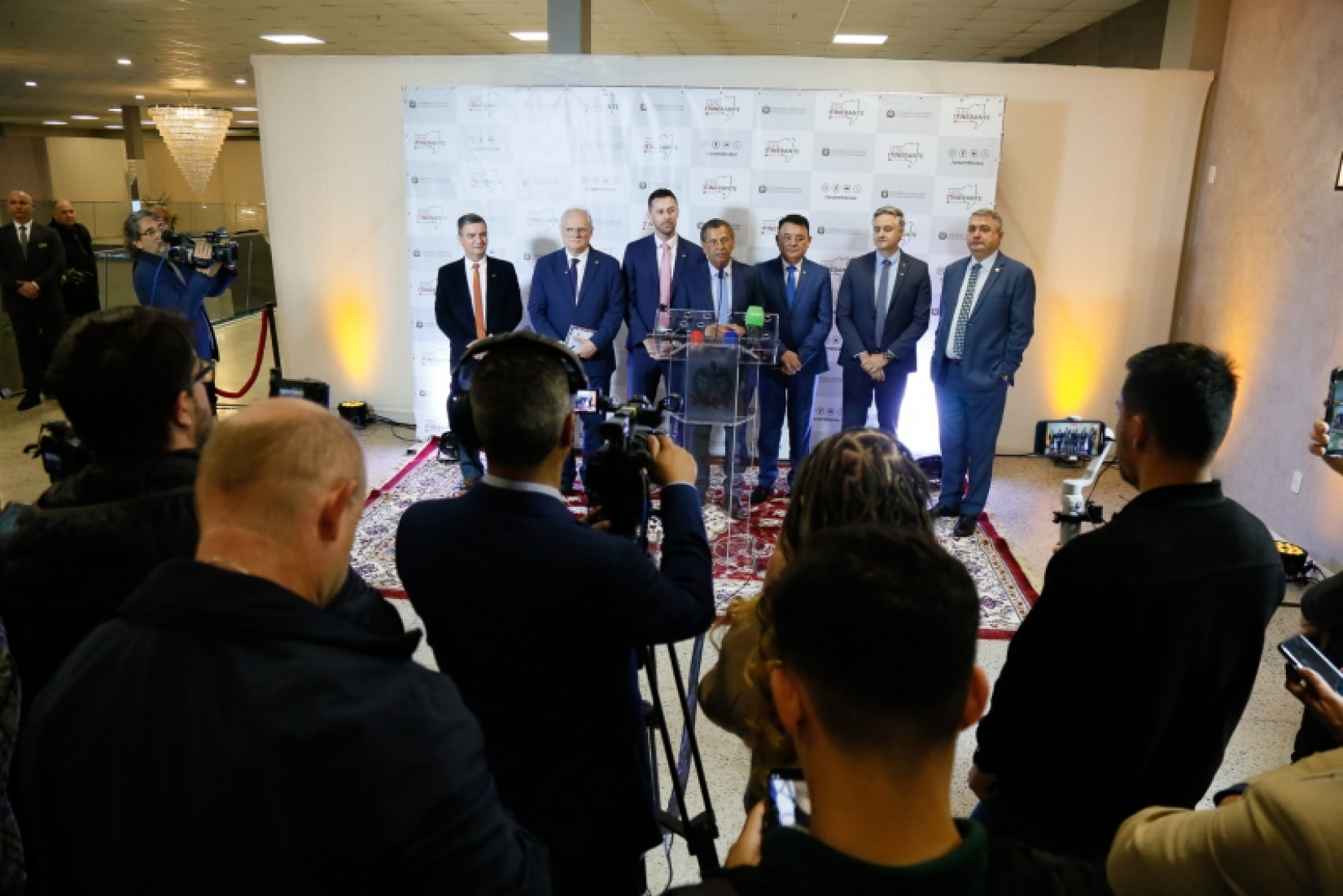 Coletiva de imprensa no Alesc Itinerante de Mafra.