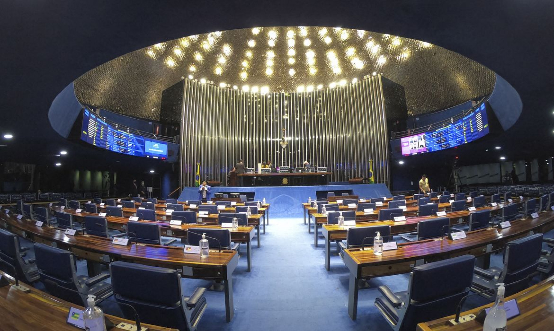 Oposição desocupa Senado sem acordo para impeachment de Moraes