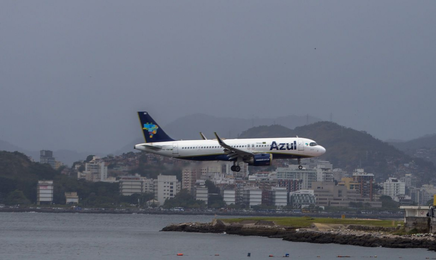 Aviões quase batem durante taxiamento no Aeroporto Internacional de SP