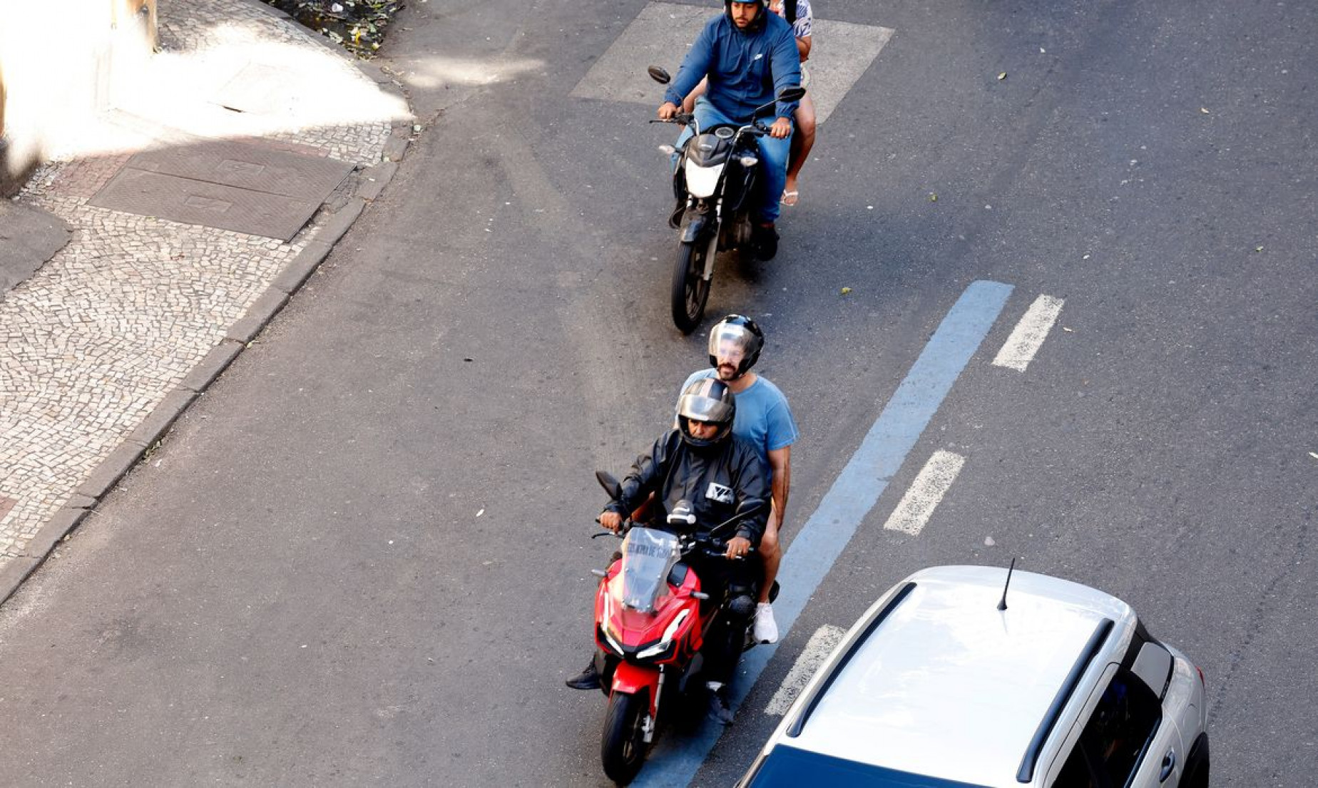 Conheça dez cuidados para uma viagem de moto mais segura 