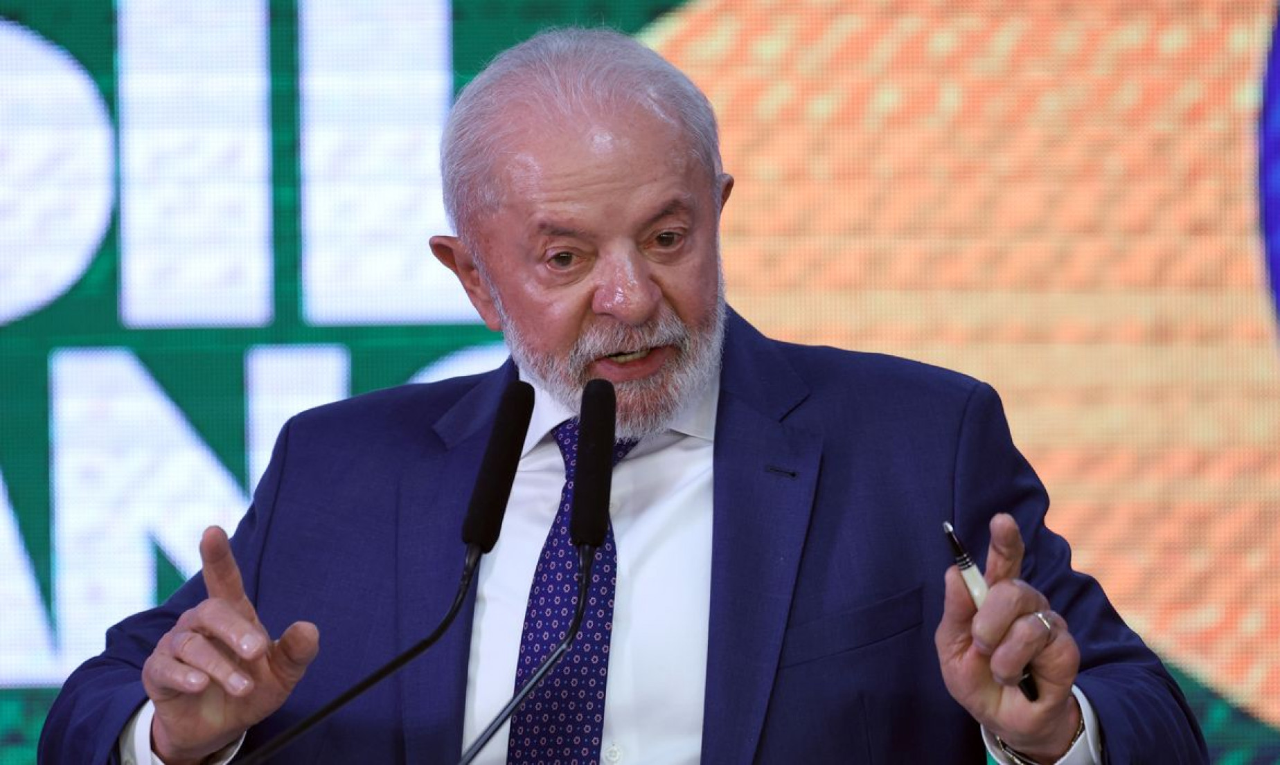 Lula cobra regulamentação de lei sobre economia solidária