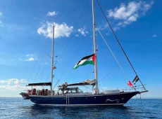Com brasileiros, Flotilha da Liberdade leva ajuda humanitária a Gaza