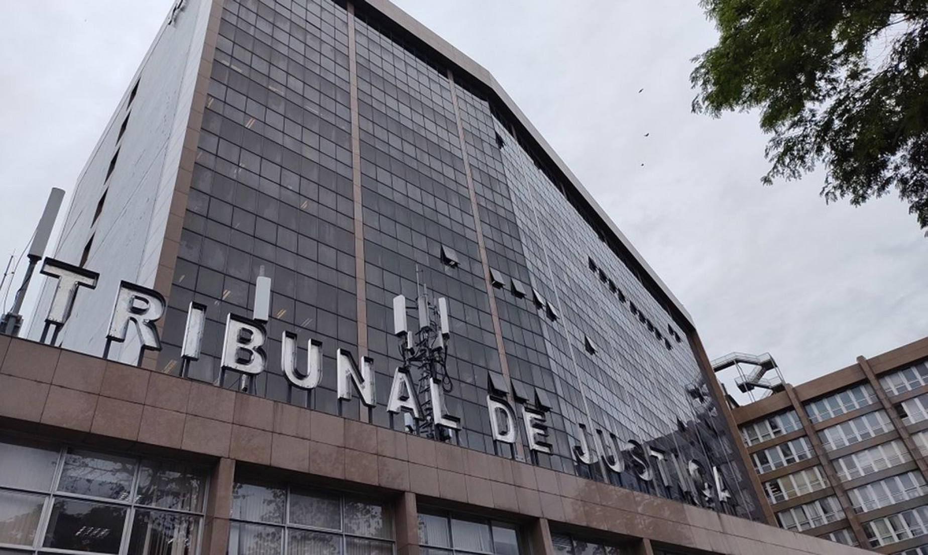Tribunal de Justiça do Rio alerta sobre golpe do falso advogado