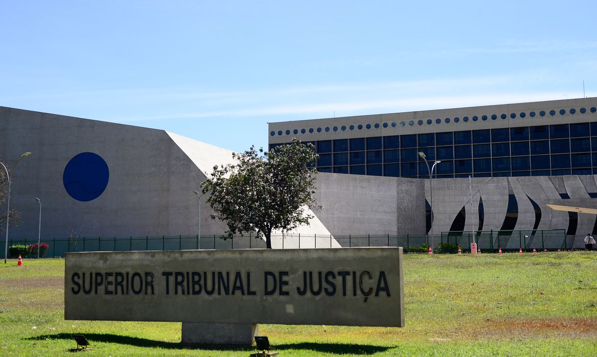 Marluce Caldas e Carlos Brandão tomam posse como ministros do STJ