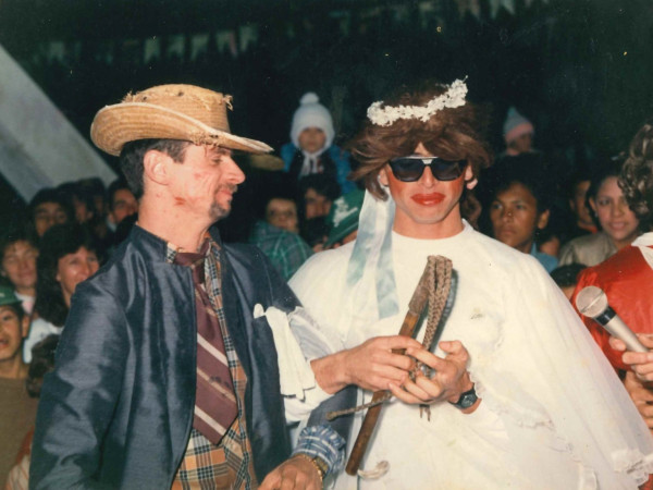Festa junina 3ºBPM. Casamento caipira. Policiais fantasiados. Década de 1980
