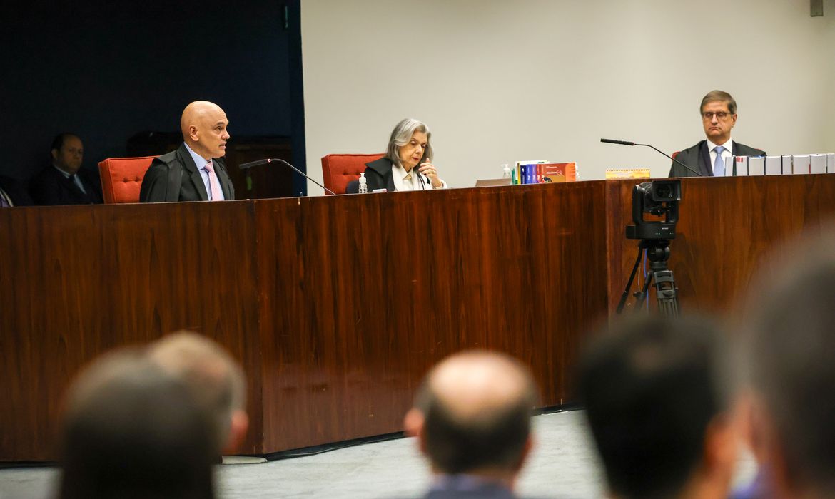 Moraes enumera 13 atos executórios para condenação de Bolsonaro