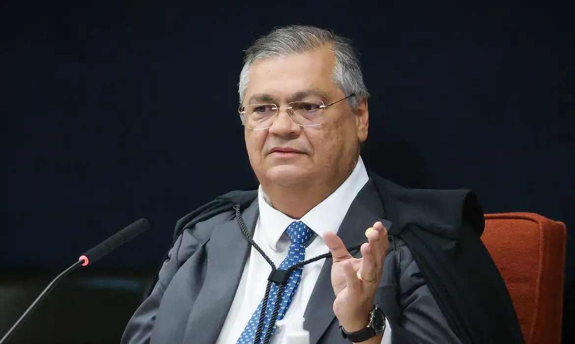 Dino vota pela condenação de Bolsonaro e mais sete; placar está 2 a 0