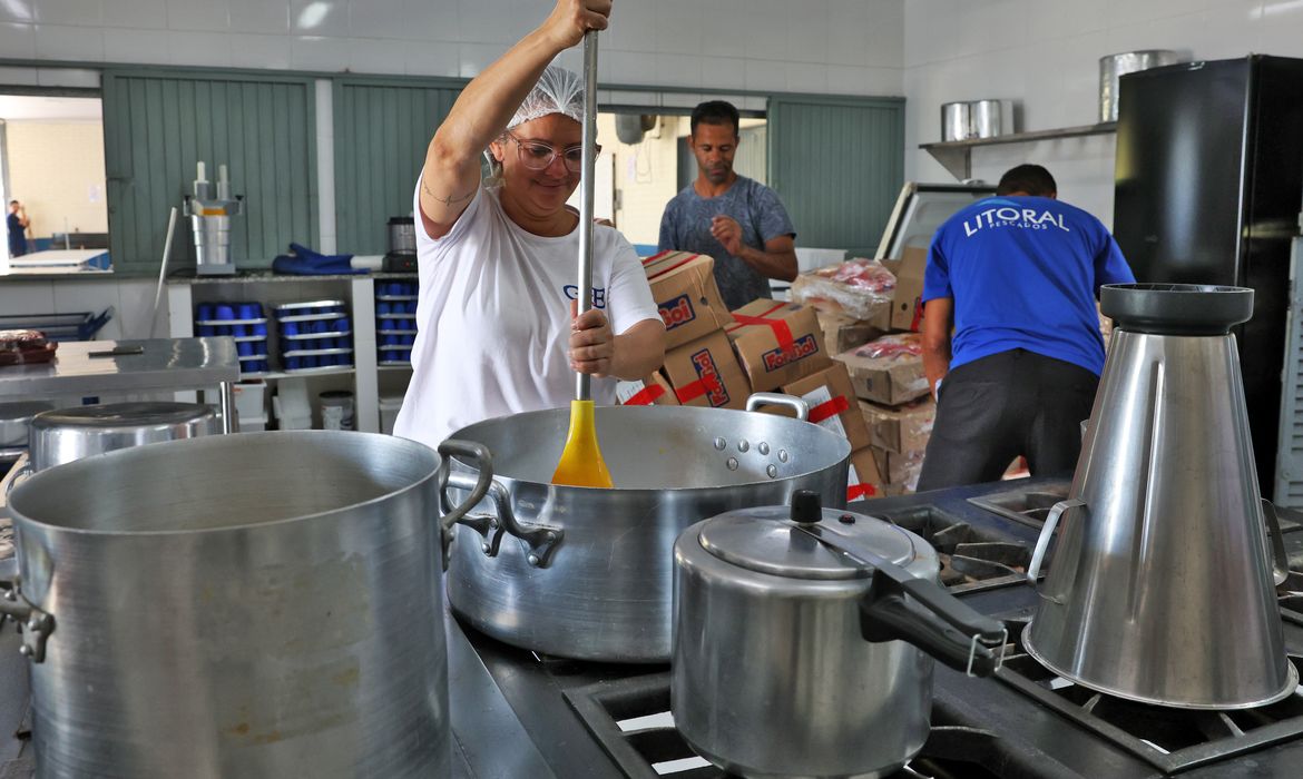 Investimento global em merenda dobra e alimenta 80 milhões a mais
