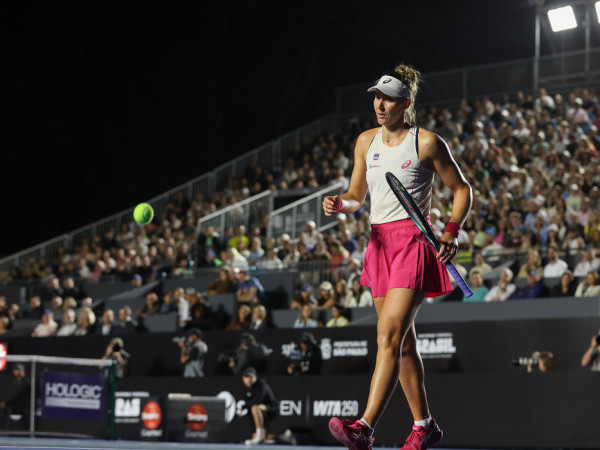 Bia Haddad vence confronto brasileiro nas oitavas do SP Open