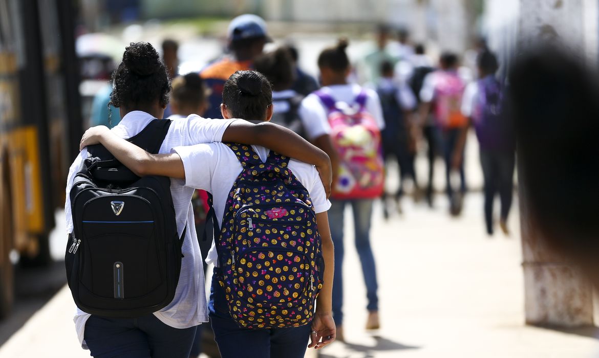 Governo amplia mobilização de vacina contra HPV em jovens até dezembro