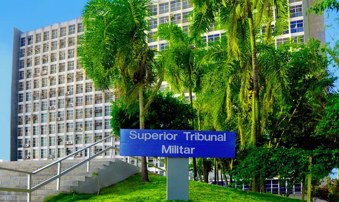 STM vai julgar perda de patente de Bolsonaro e militares condenados  