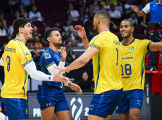 Brasil inicia campanha no Mundial de vôlei com vitória sobre a China
