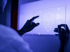 Inteligência artificial ameaça aprendizado da escrita, alerta autor