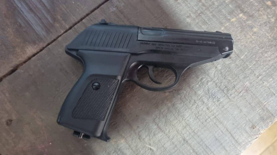 Adolescente de 17 anos fazia postagens ameaçadoras nas redes sociais; armas de pressão foram apreendidas durante operação preventiva