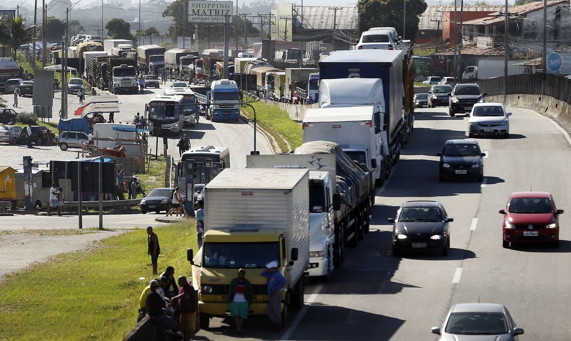 .Dia Nacional do Caminhoneiro lembra importância da categoria 