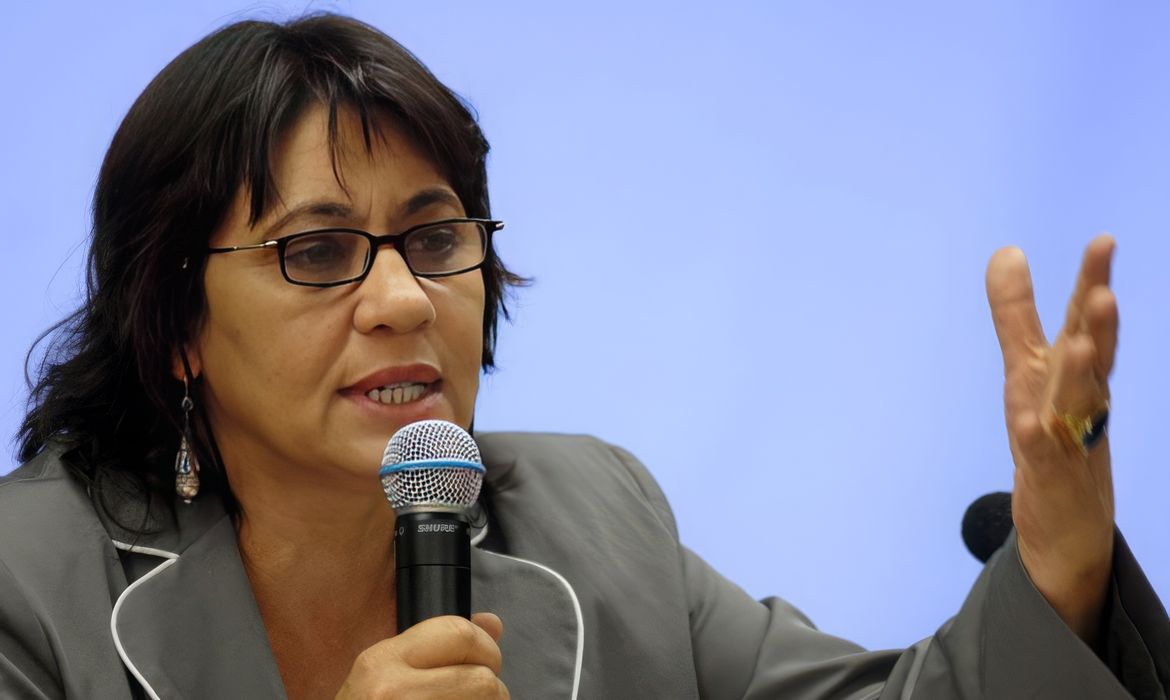 Ex-presidente da EBC lança livro sobre comunicação pública