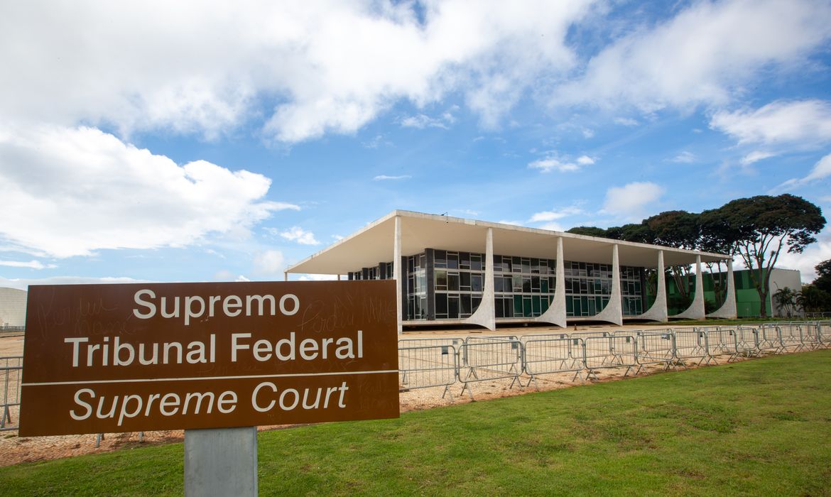 Base do governo na Câmara vai ao STF contra PEC da Blindagem 