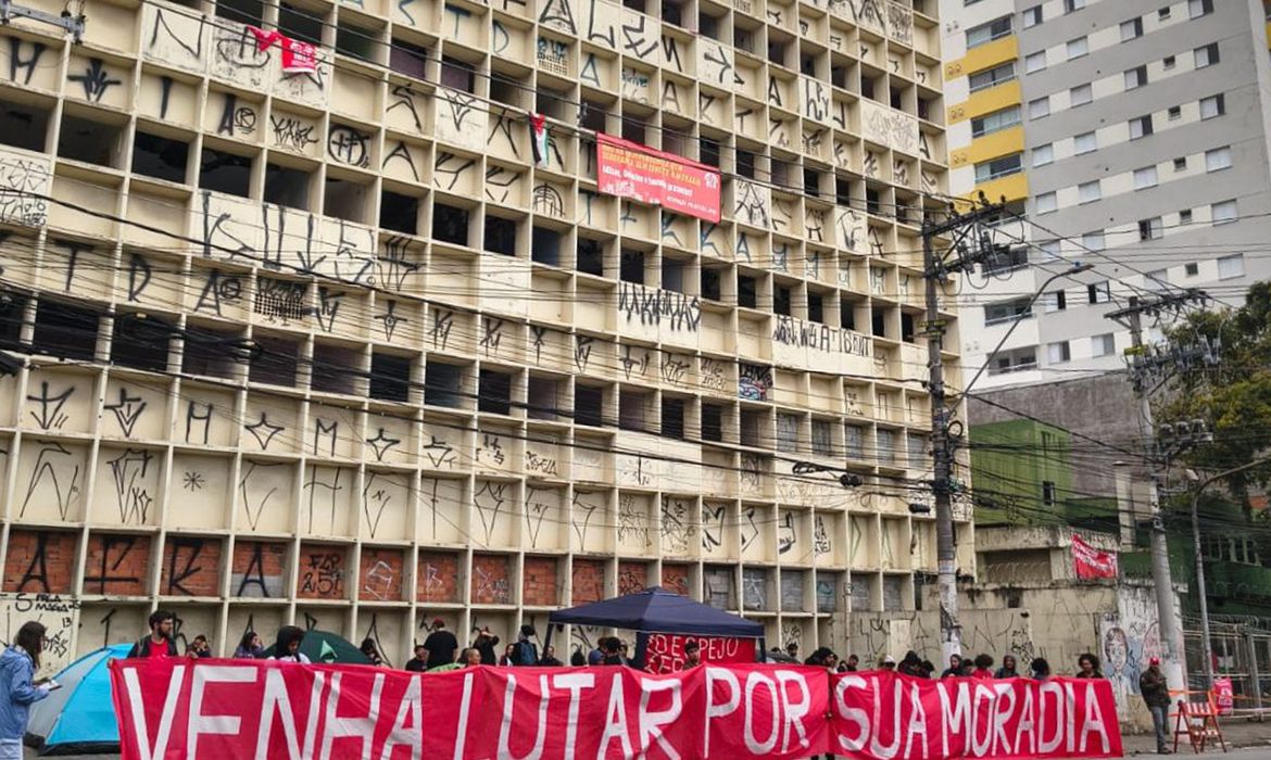 Guarda Civil de Diadema impede acesso de famÃ­lias Ã  ocupaÃ§Ã£o
