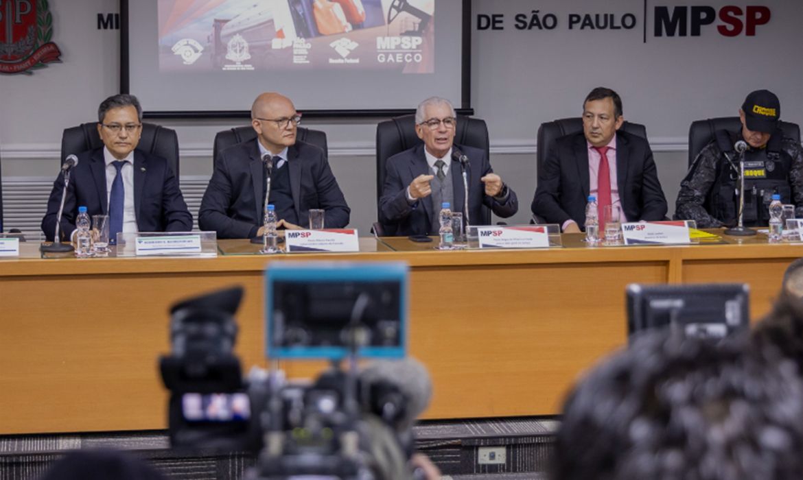 PCC usa postos e motéis para lavagem de dinheiro, aponta operação 