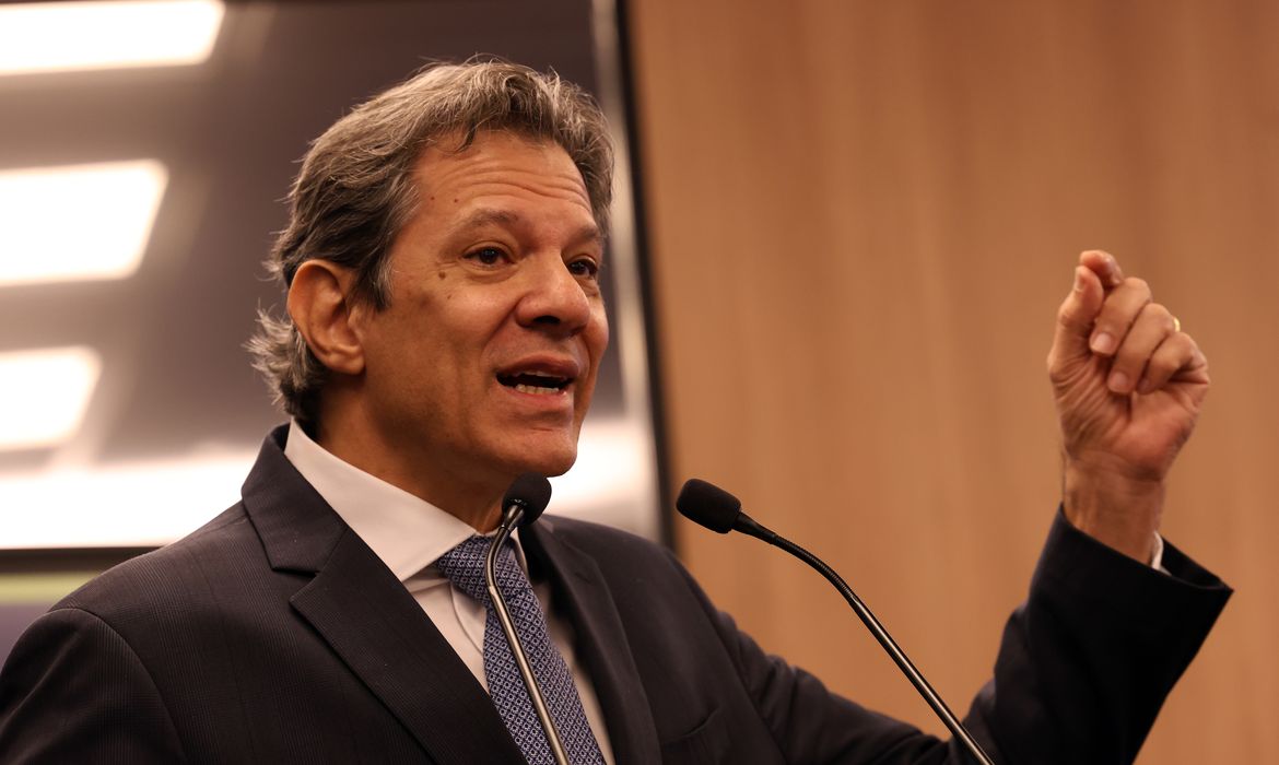 Haddad: atrelar votação da isenção do IR à da anistia é loucura