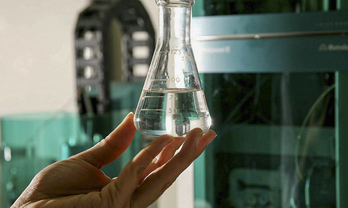 SP confirma 2 mortes de intoxicação por metanol no estado